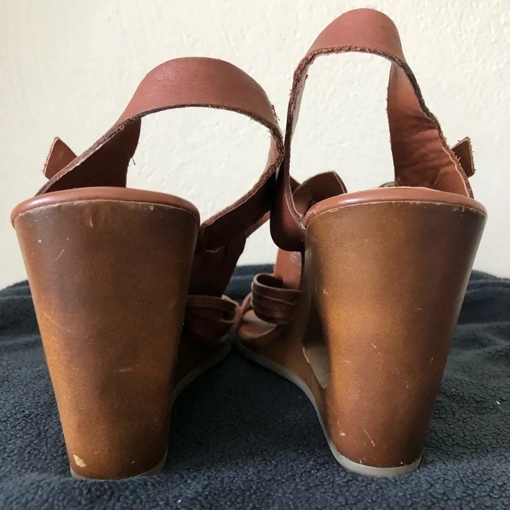 Franco Fortini Braided Leather Wood Wedge Cut Out